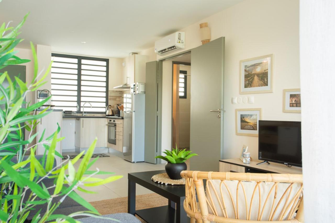 M Safirina Apartment Saint-Paul Екстериор снимка