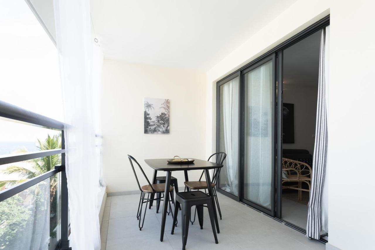 M Safirina Apartment Saint-Paul Екстериор снимка